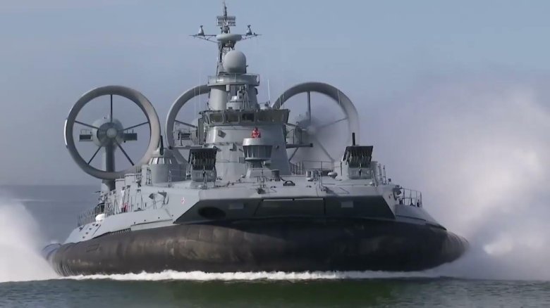 Корабль на воздушной подушке Мордовия десантный