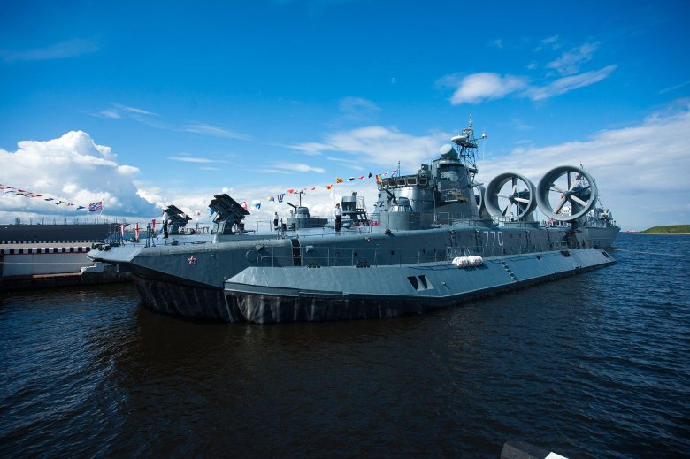 Десантный корабль проекта 12322 «ЗУБР»