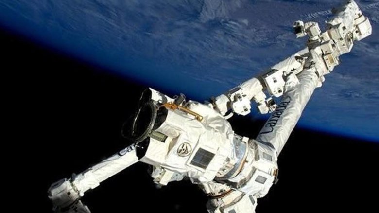 Робот-манипулятор Canadarm