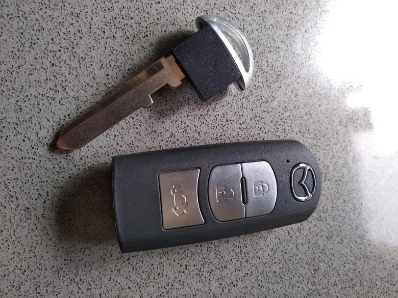 Ключ Мазда 3