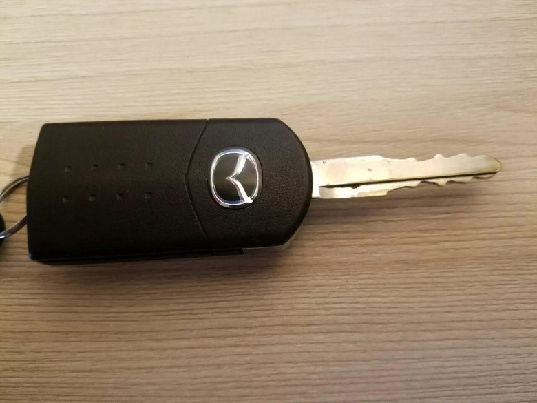 Ключ Мазда 3 2008