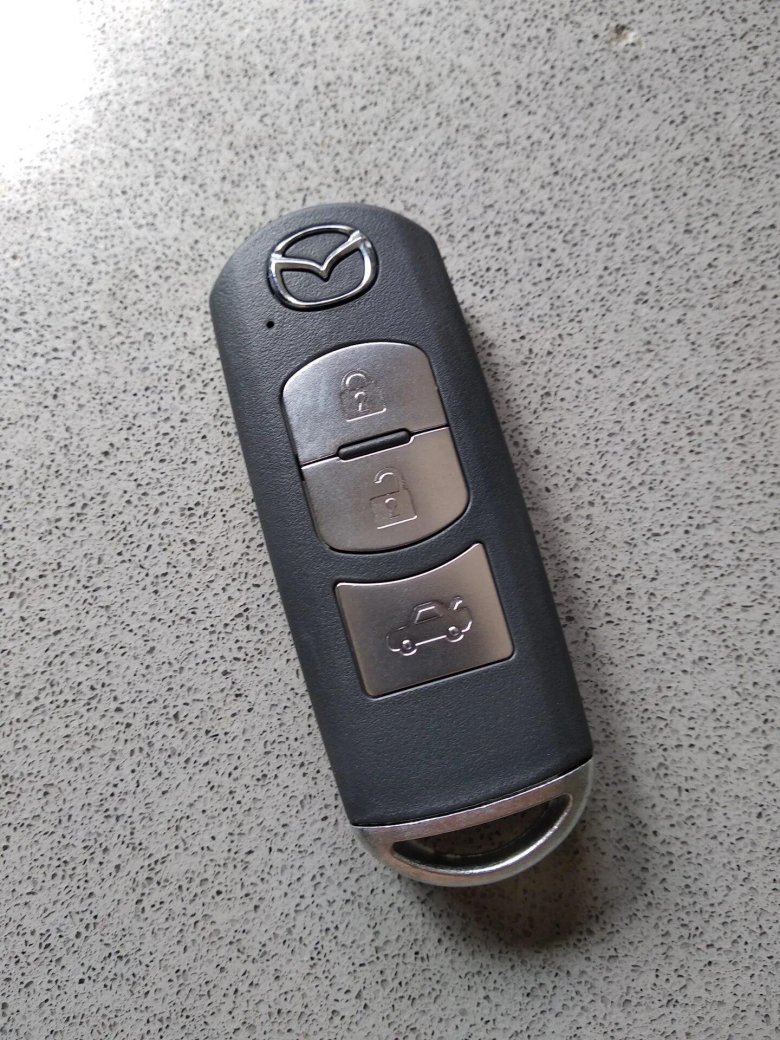 Ключ от мазды 3