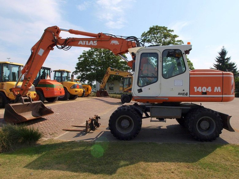 Атлас колесный экскаватор