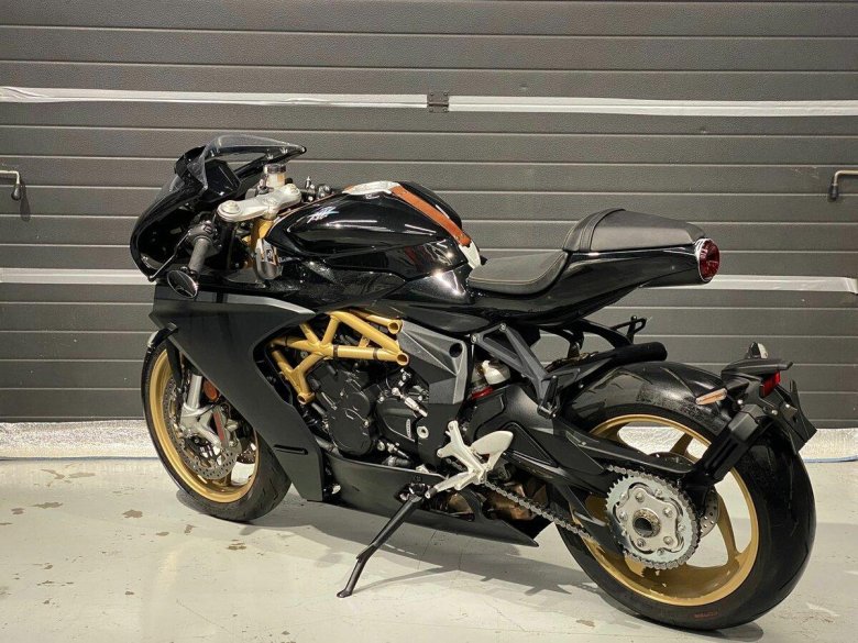 Mv agusta superveloce 800