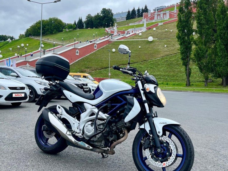 Suzuki gladius 400