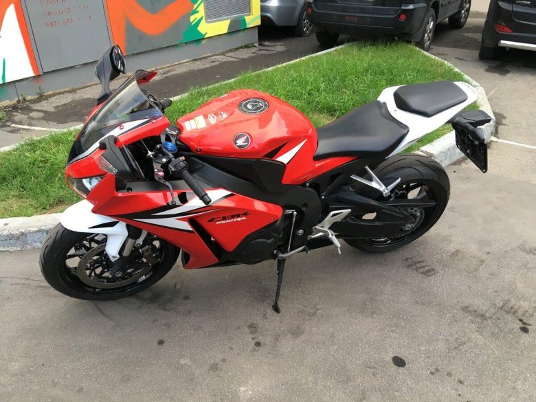 Honda cbr 1000 rr ra fireblade