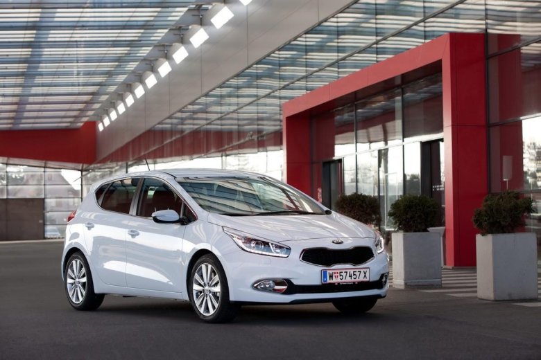 Kia Ceed 2015 белый