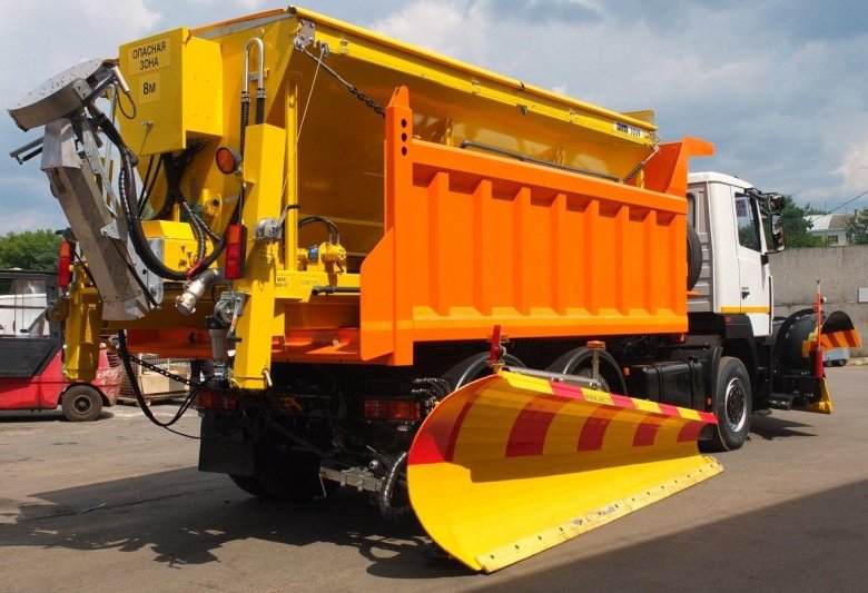 Комбинированная дорожная машина