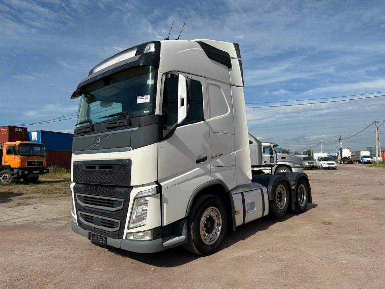 Грузовой тягач седельный