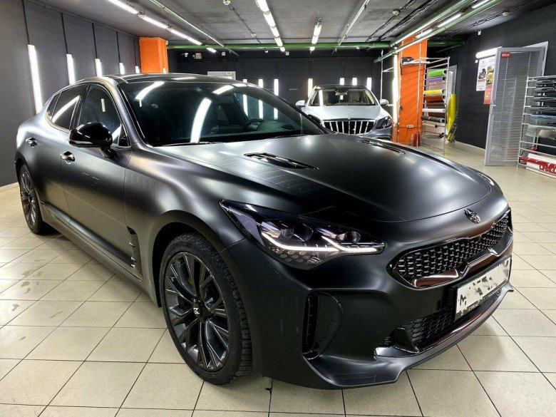 Киа Стингер черная матовая