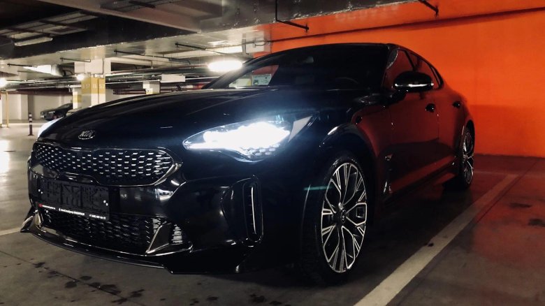 Kia Stinger 2020 черная