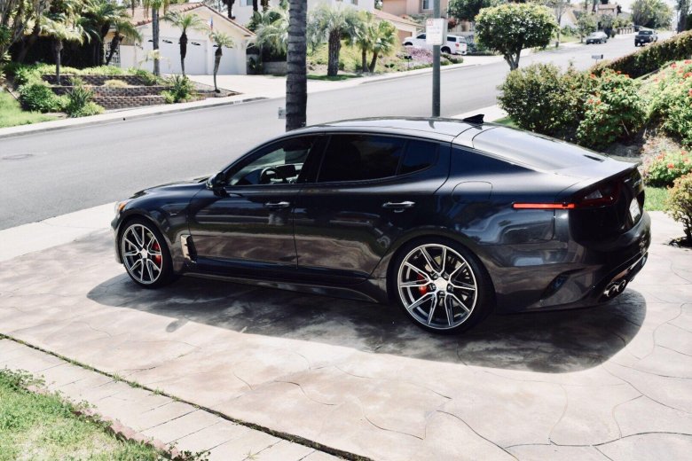 Kia Stinger gt Black