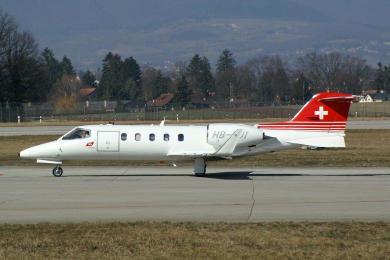 Learjet 45 красный