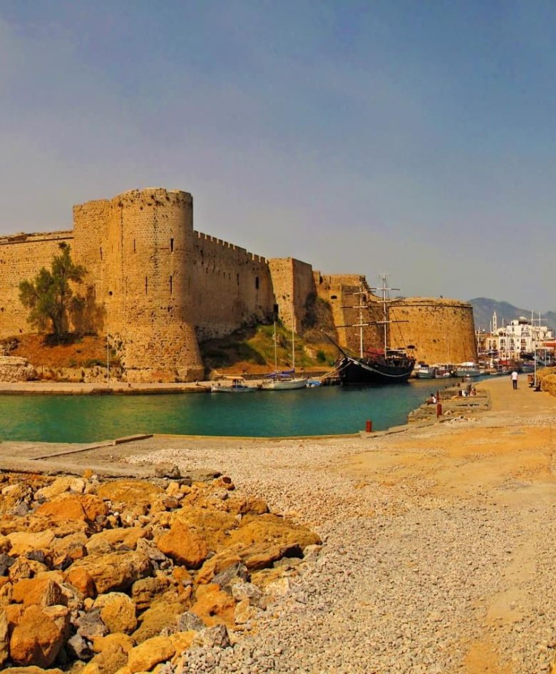 Крепость Кирении