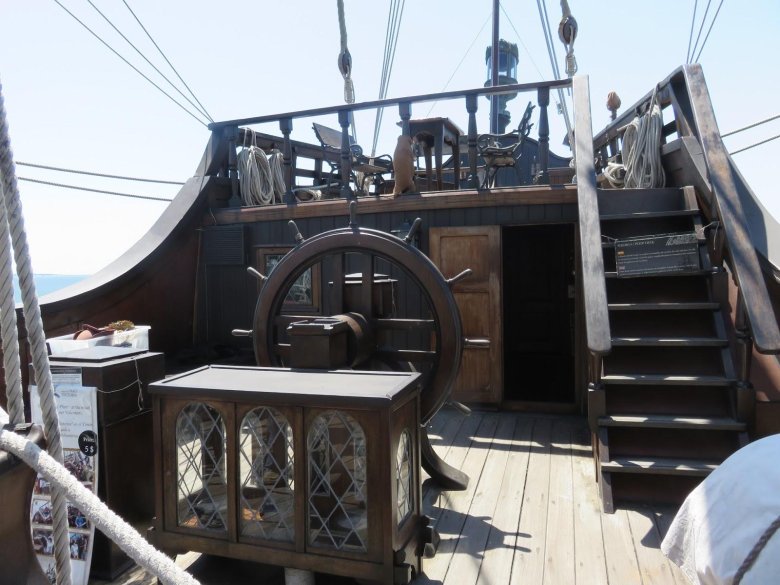 Капитанский мостик чёрной Жемчужины