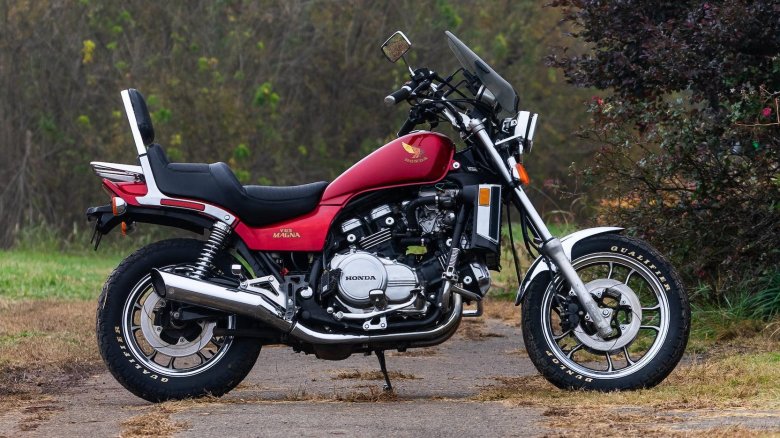 Honda Magna v65