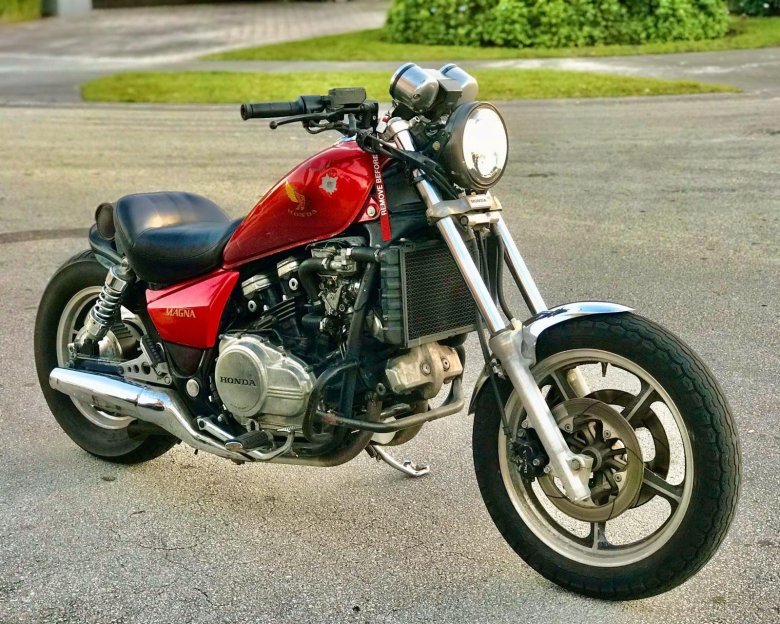 Honda super magna 750