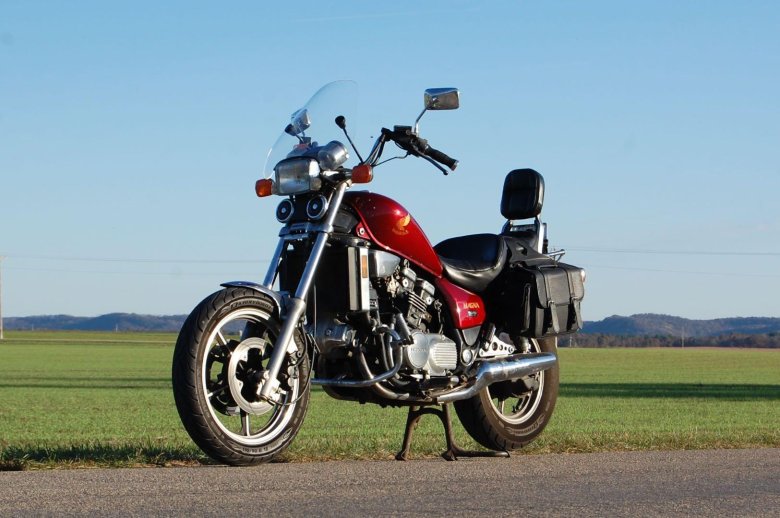 Хонда Магна VF 700