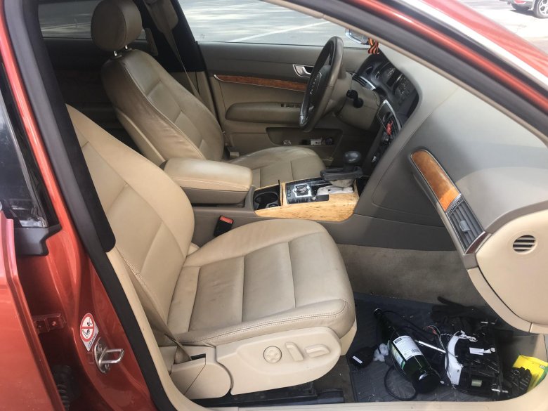 Audi a6 c6 бежевый салон