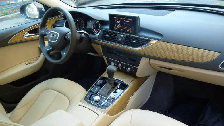 Ауди а6 светлый салон
