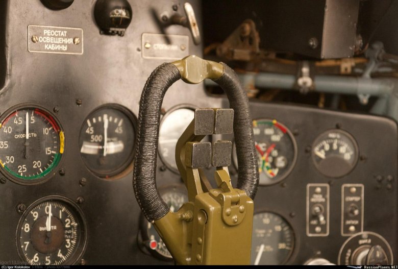 Кабина самолета ил-2