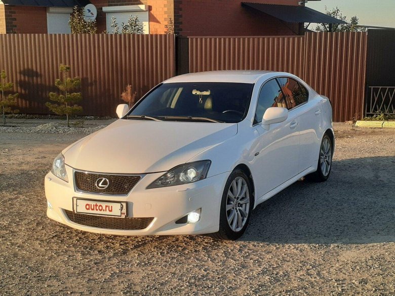 Лексус is 250 2008