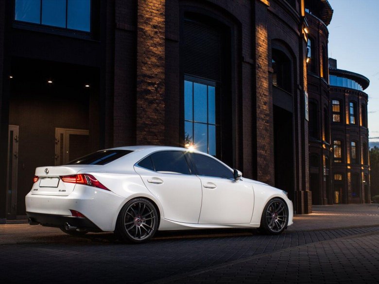 Лексус is 250 2014