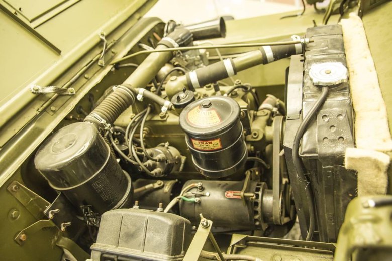 Уаз 469 моторный отсек