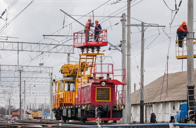 Электромонтёр контактной сети на ЖД