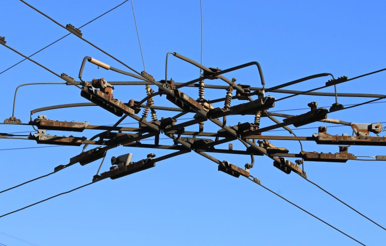 Трамвайно троллейбусное пересечение контактной сети