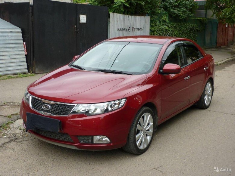 Красный Киа Церато 2011