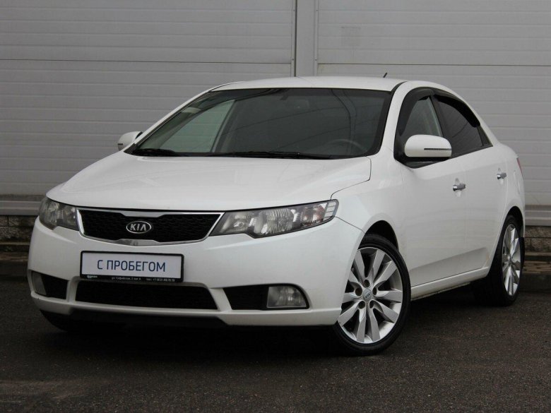 Kia Cerato белая 2011