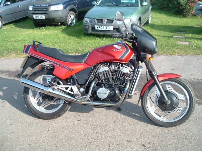Honda vt500 е