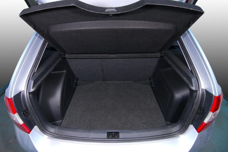 Багажник автомобиля вид сверху