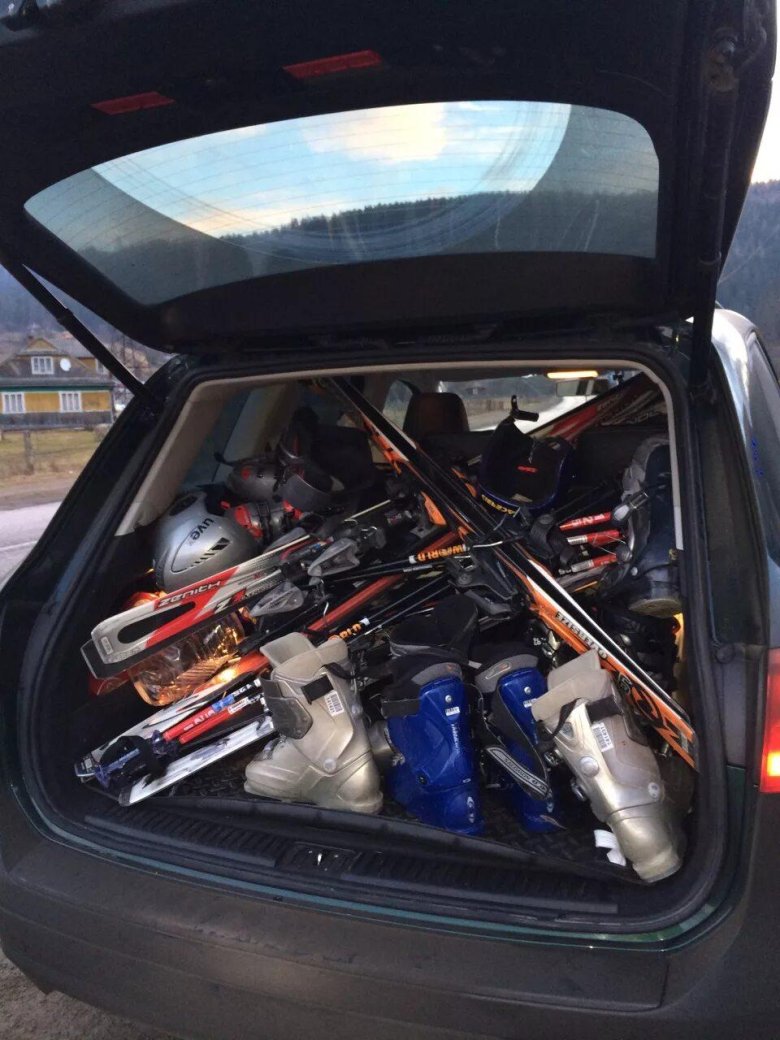 Инструменты в багажнике
