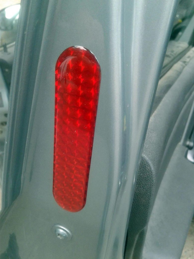 Катафот заднего бампера Рено Логан 2