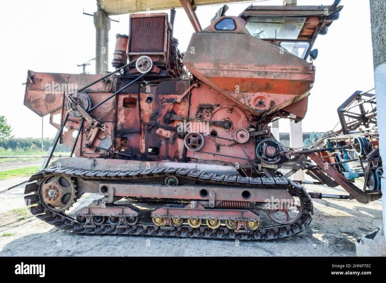 Комбайн на гусеницах СССР