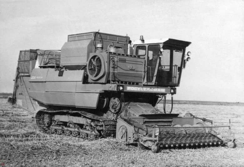 Комбайн Ростсельмаш Дон 1500