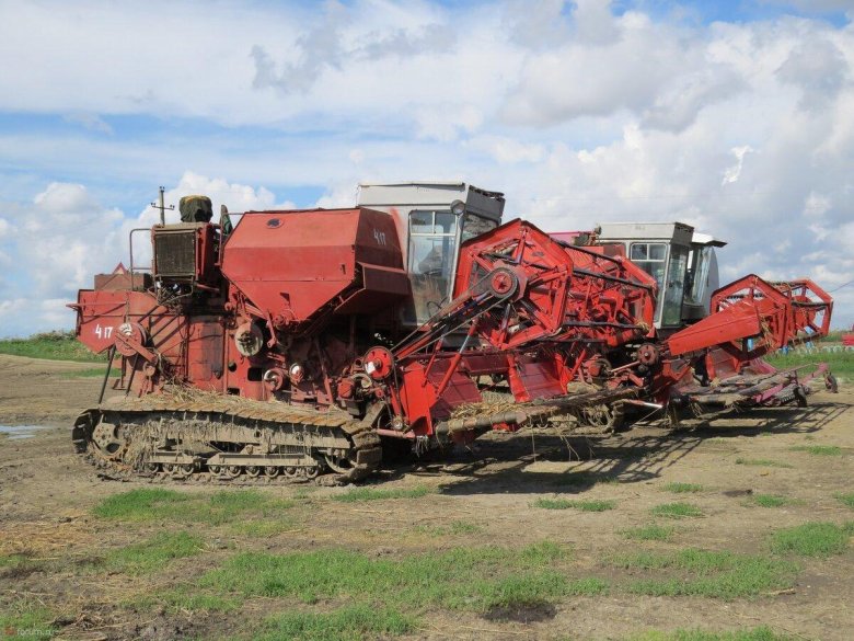 Гусеничный комбайн СКД-6р