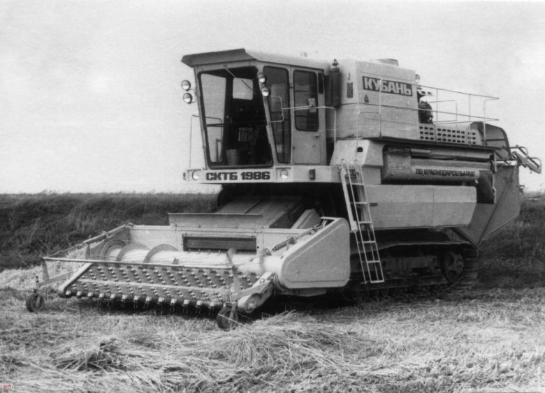 Зерноуборочный комбайн «кедр-1200»