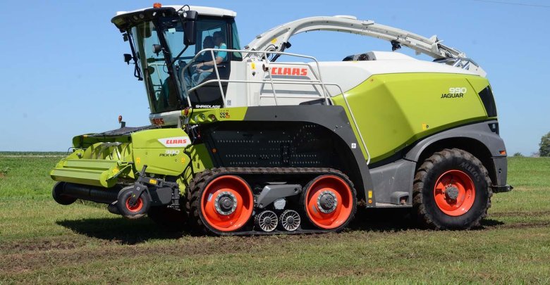 Кормоуборочный комбайн CLAAS