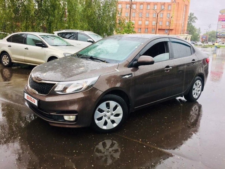 Kia Rio коричневый