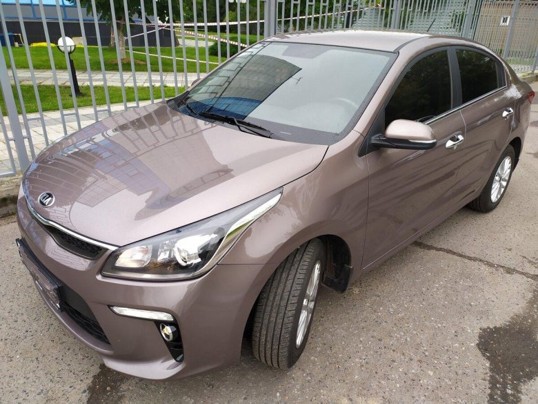 Kia Rio 4 коричневый
