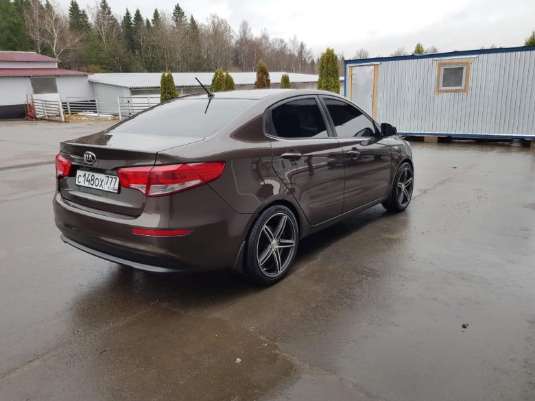 Kia Rio 3 коричневый