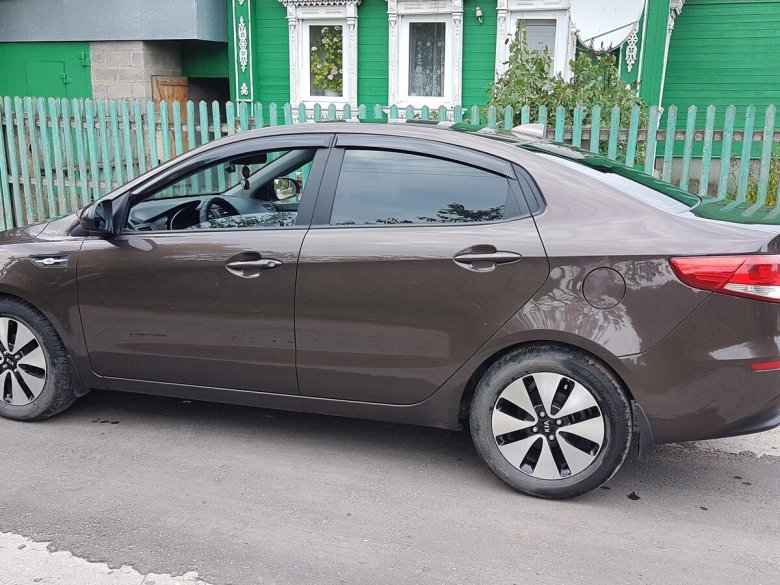 Киа Рио 3 седан коричневый