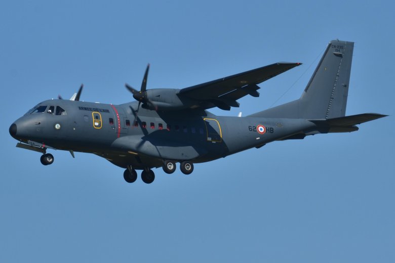 Casa c-235