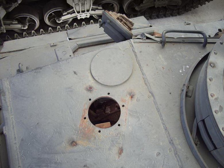 Круглый лючок от танка