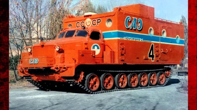 Гусеничный тягач харьковчанка 2