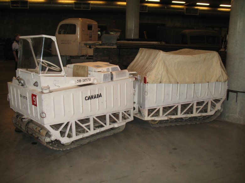 Гусеничный тягач харьковчанка-2