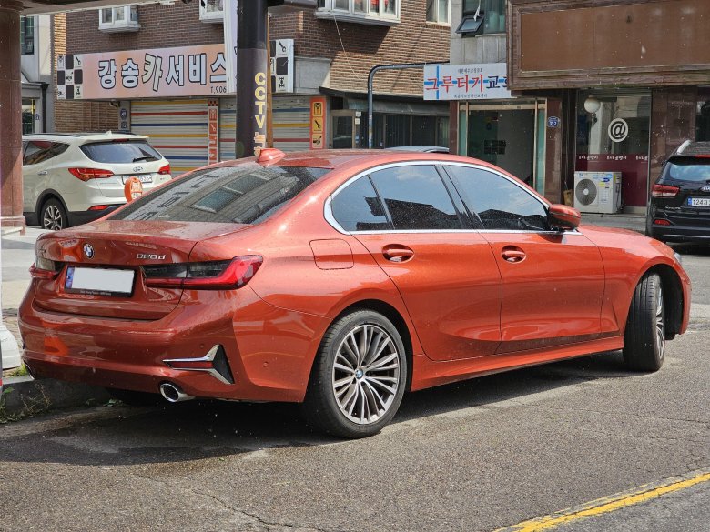 BMW g20 Sunset Orange